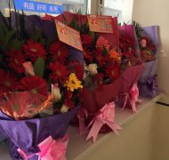 花送雷鋒手，情暖雷鋒心——“萬朵鮮花送雷鋒”活動溫暖落幕
